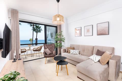 Quattro Beachfront Sea View Apartment 206