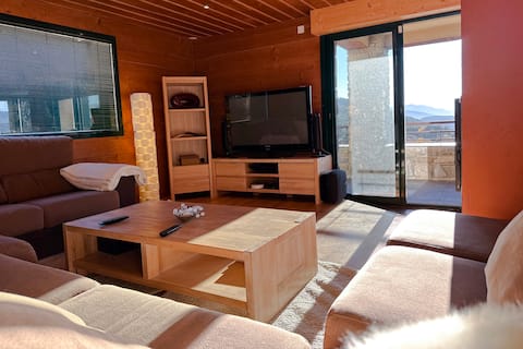 High standing chalet / SPA overlooking the valley