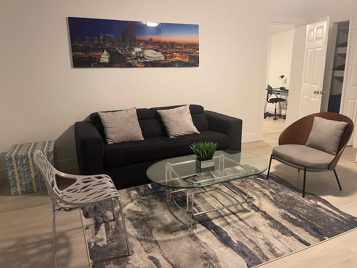 Peaceful Retreat • 3 Miles From Hollywood Beach - Hollywood, FL
