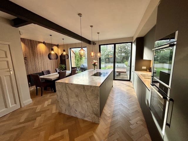 Stylish Edwardian house between the Commons