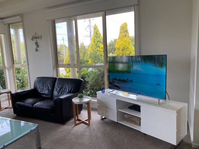 MAGNIFICENT BEACH VIEWS with JACCUZZI gallery image 4