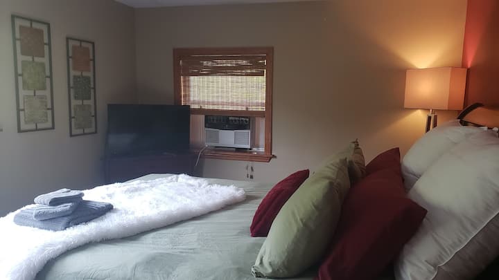 Krevat kryesor, televizor