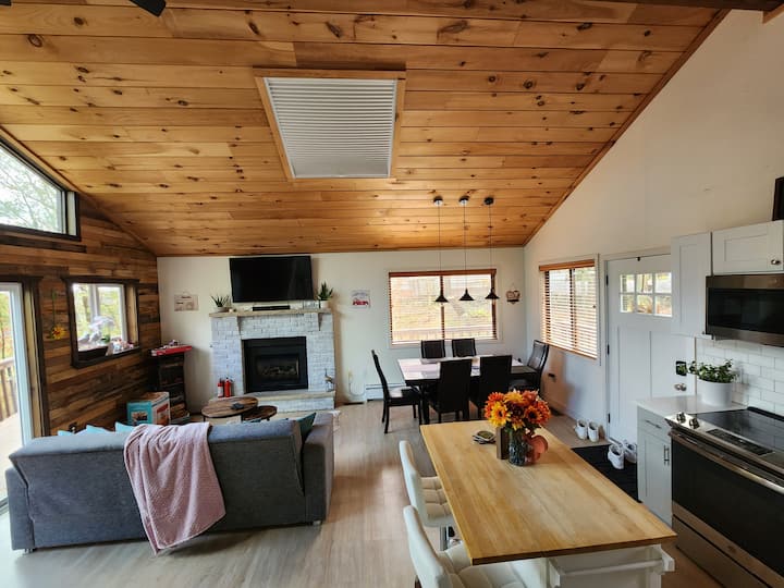 The Emerald Chalet At Masthope Mountain - Pocono Mountains, PA