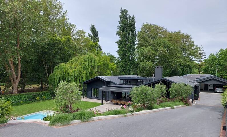 Contemporary Upper Constantia Villa with Solar