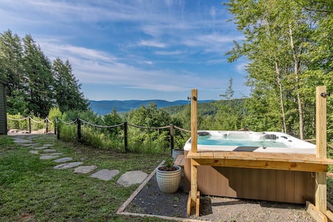 Mtn Top Cabin w/ Stunning Views, Skiing, Hot Tub