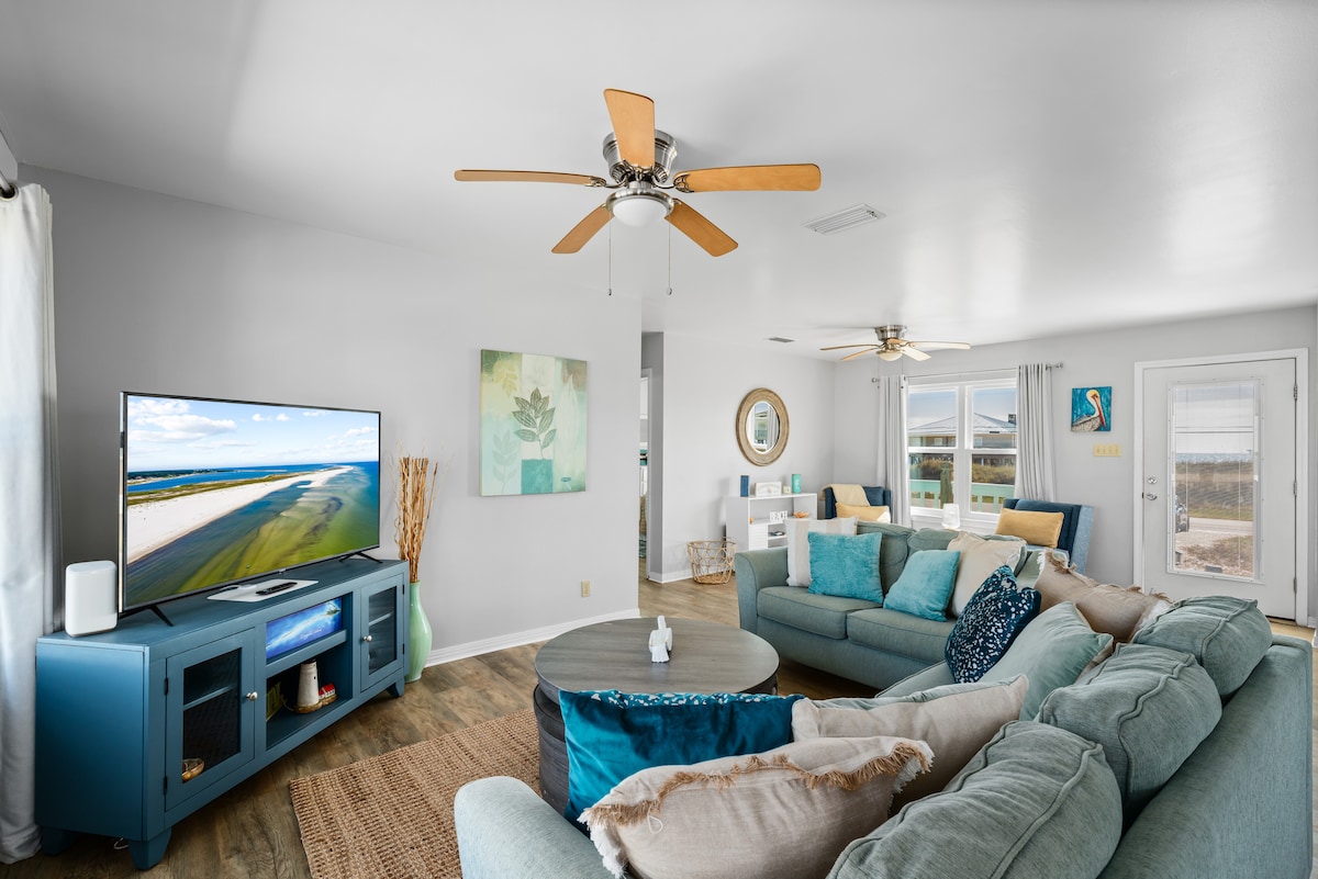 Top performing Airbnb: Cutie Beach House+EZ Walk 2 Beach+Water Views! in Mobile