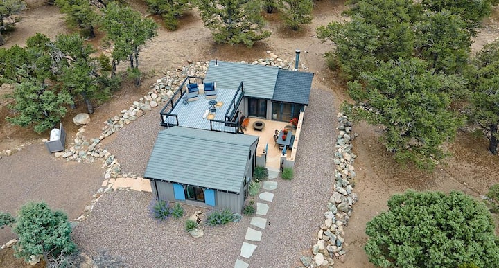 Private Stargazer home w/ HOT TUB & Rooftop Deck