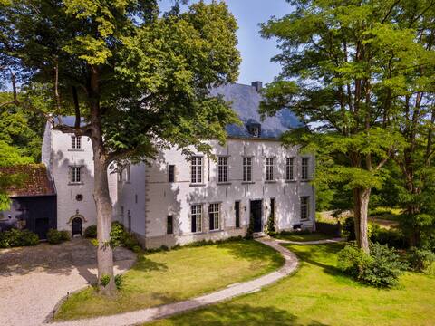 Le Manoir Familial (castle) Waterloo 2 - 20 people