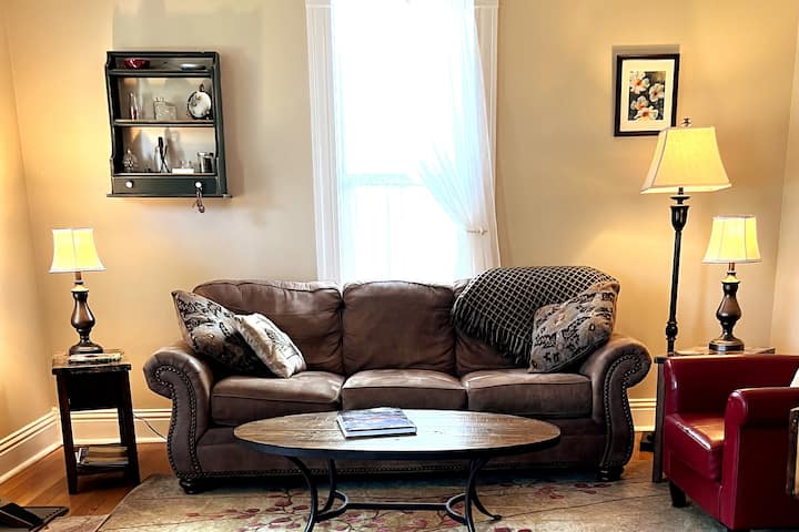 Classic Downtown Townhouse - Red Lodge, MT