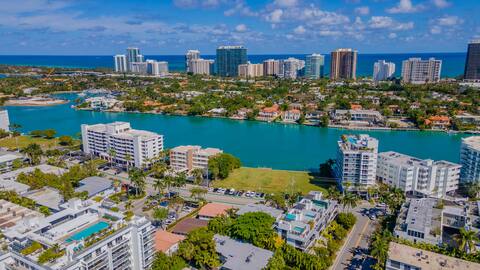 Gateway Vacation 2/1 .5 Apt Bay Harbor Walk/ beach