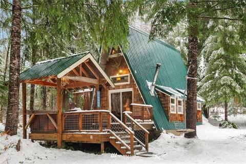 Epic 5-Cabin Retreat w/Sauna & Spas