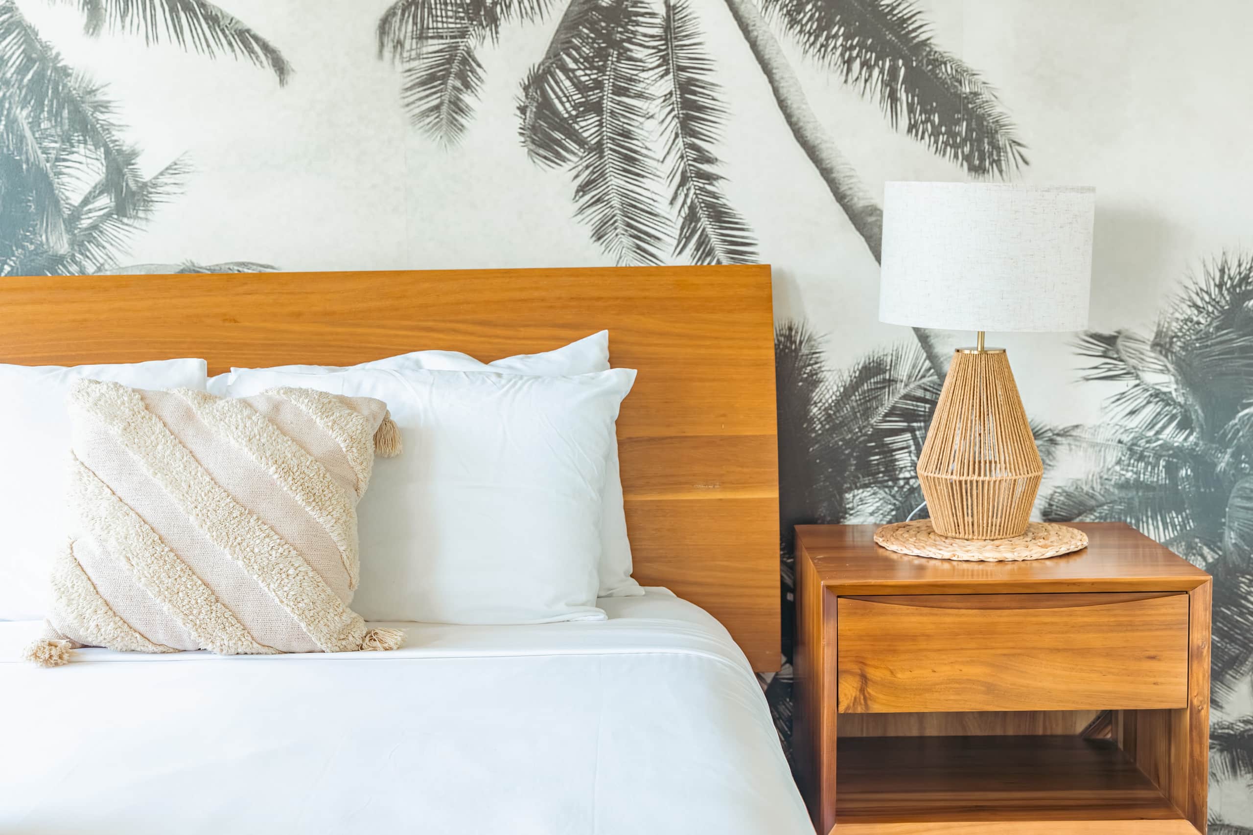 Condo in Honolulu · ★4.97 · 1 bedroom · 2 beds · 1 private bath - Image 35