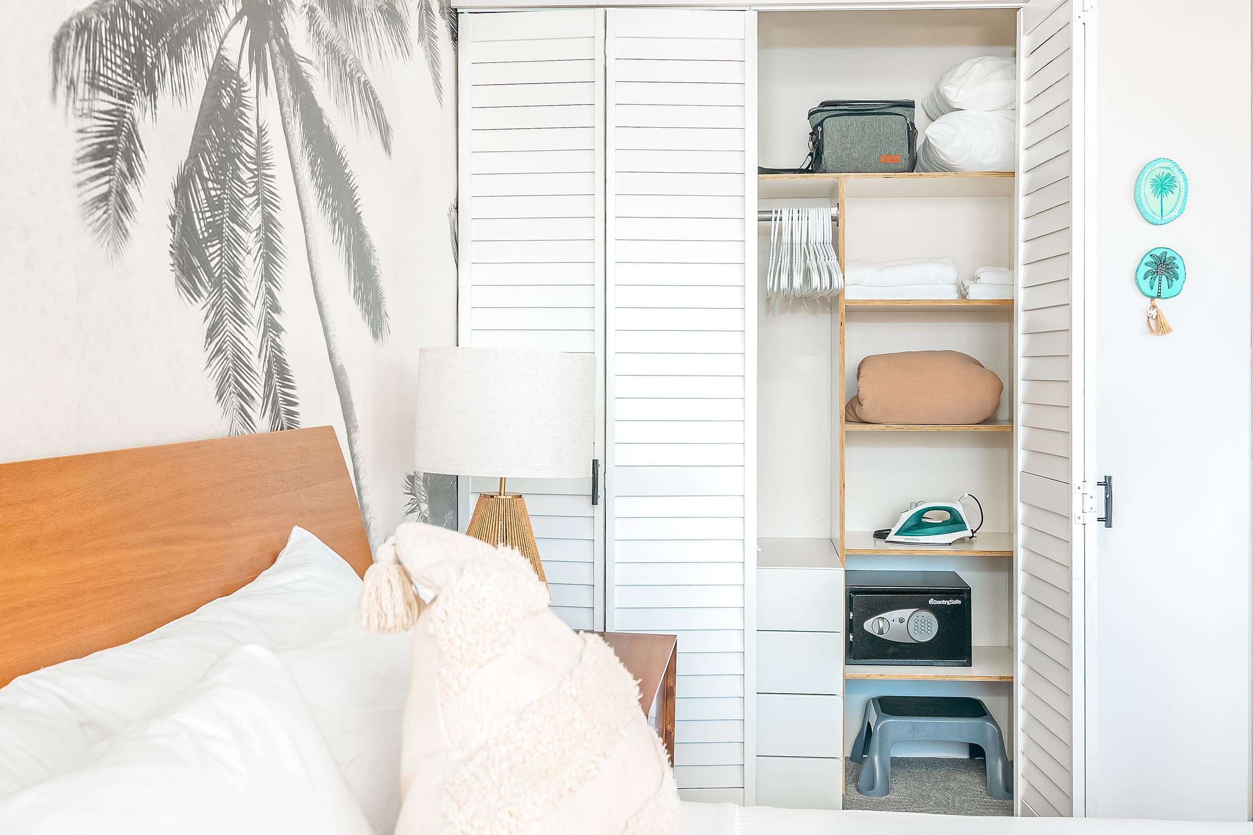 Condo in Honolulu · ★4.97 · 1 bedroom · 2 beds · 1 private bath - Image 36
