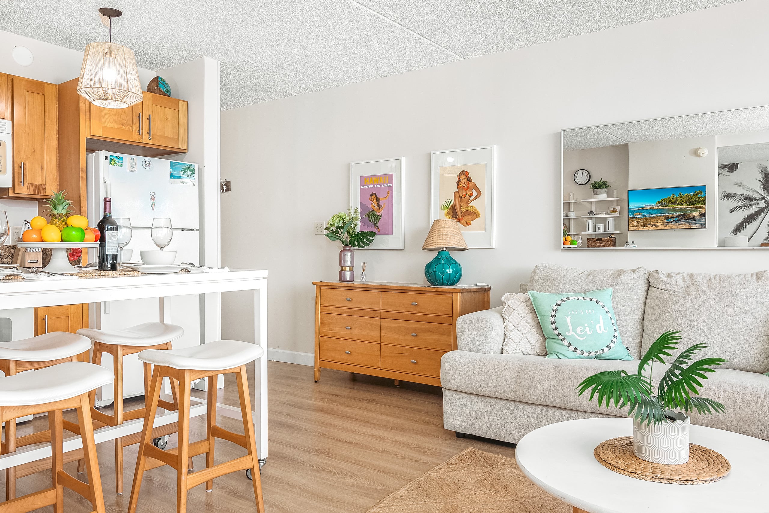 Condo in Honolulu · ★4.97 · 1 bedroom · 2 beds · 1 private bath - Image 12