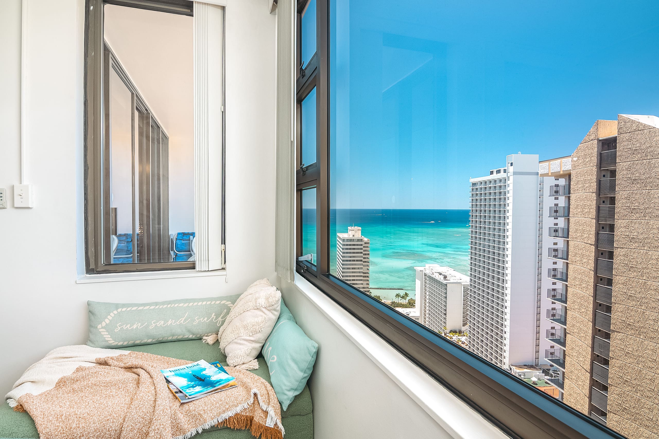 Condo in Honolulu · ★4.97 · 1 bedroom · 2 beds · 1 private bath - Image 28