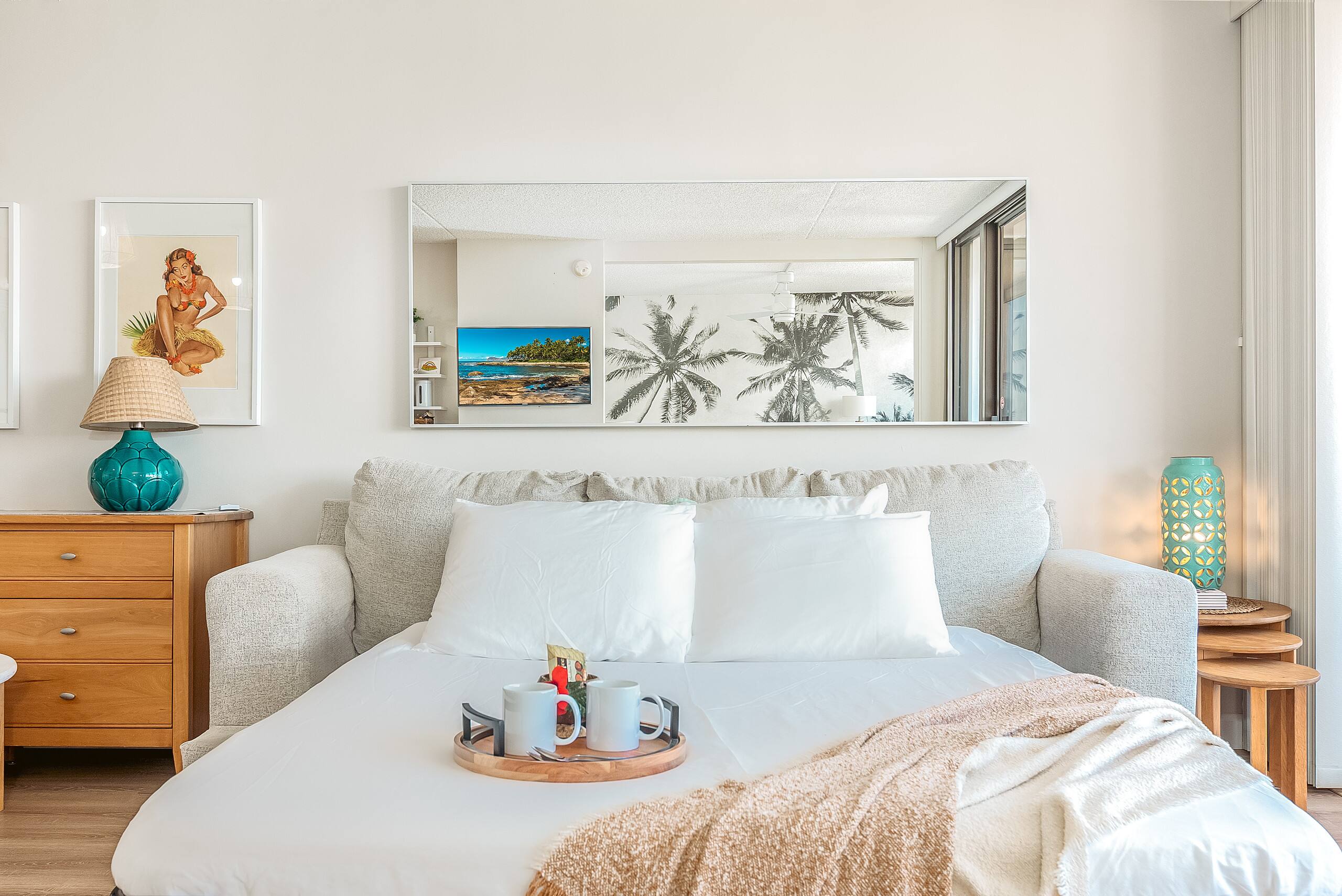 Condo in Honolulu · ★4.97 · 1 bedroom · 2 beds · 1 private bath - Image 6