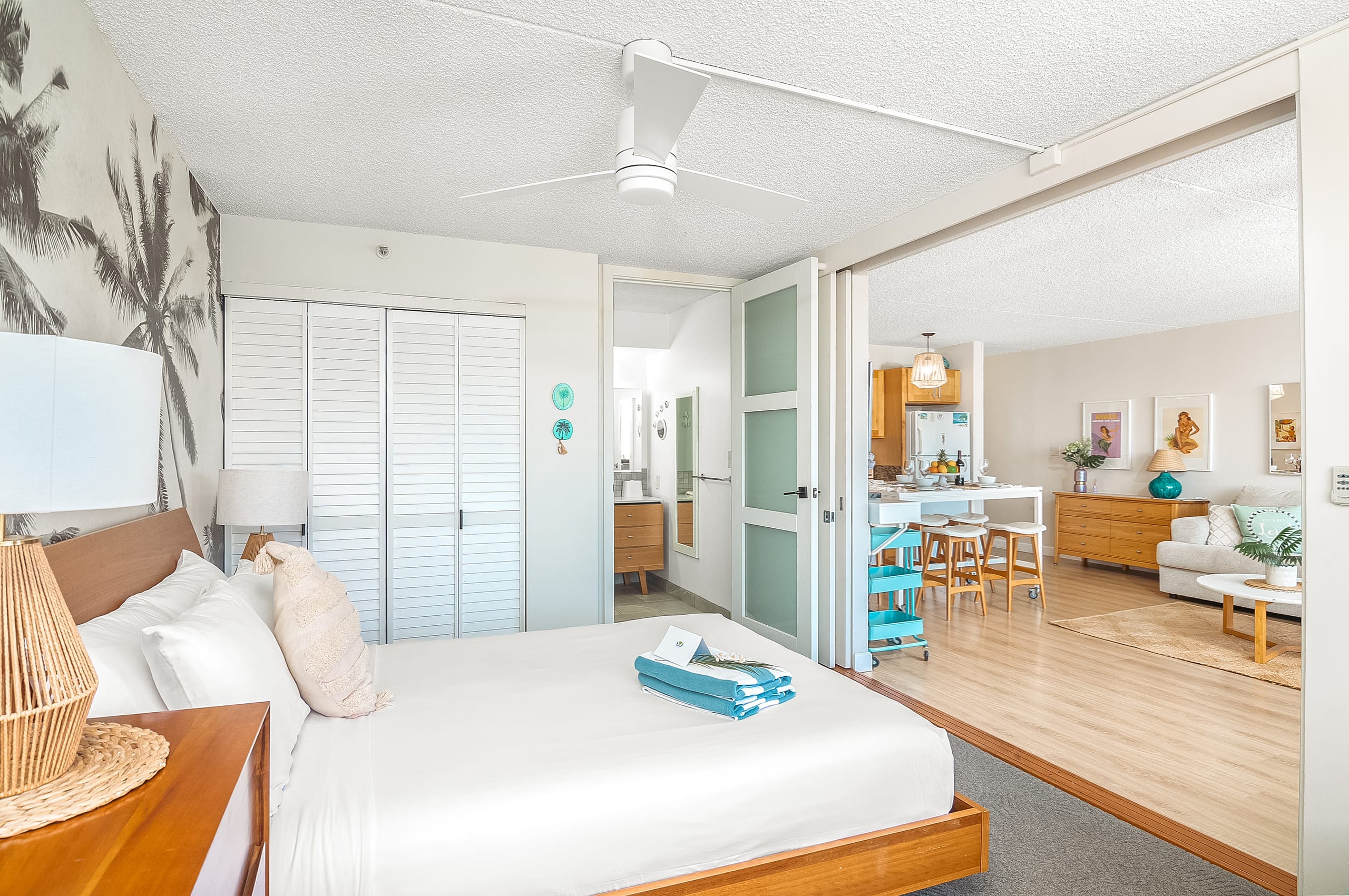 Condo in Honolulu · ★4.97 · 1 bedroom · 2 beds · 1 private bath - Image 31