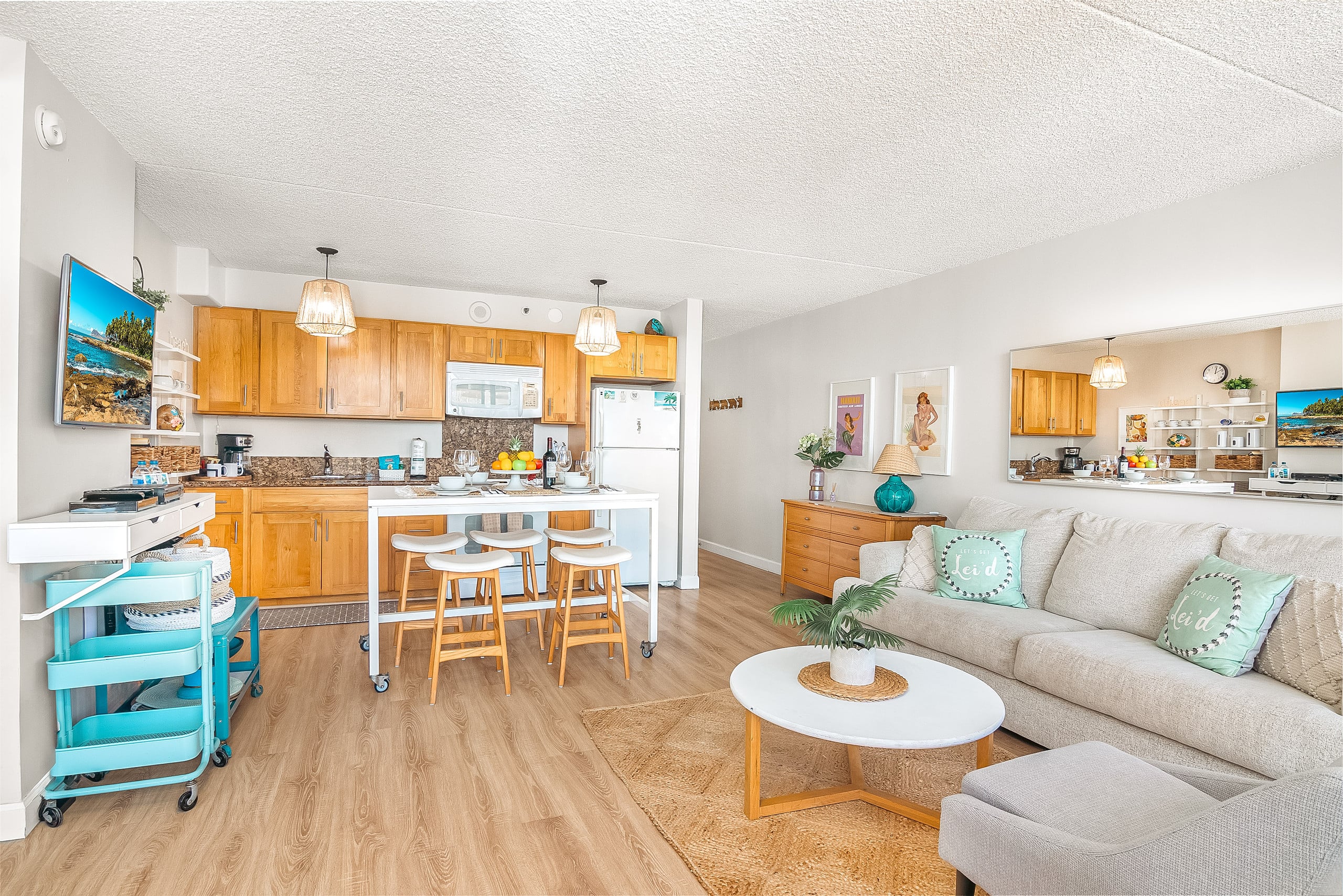 Condo in Honolulu · ★4.97 · 1 bedroom · 2 beds · 1 private bath - Image 13