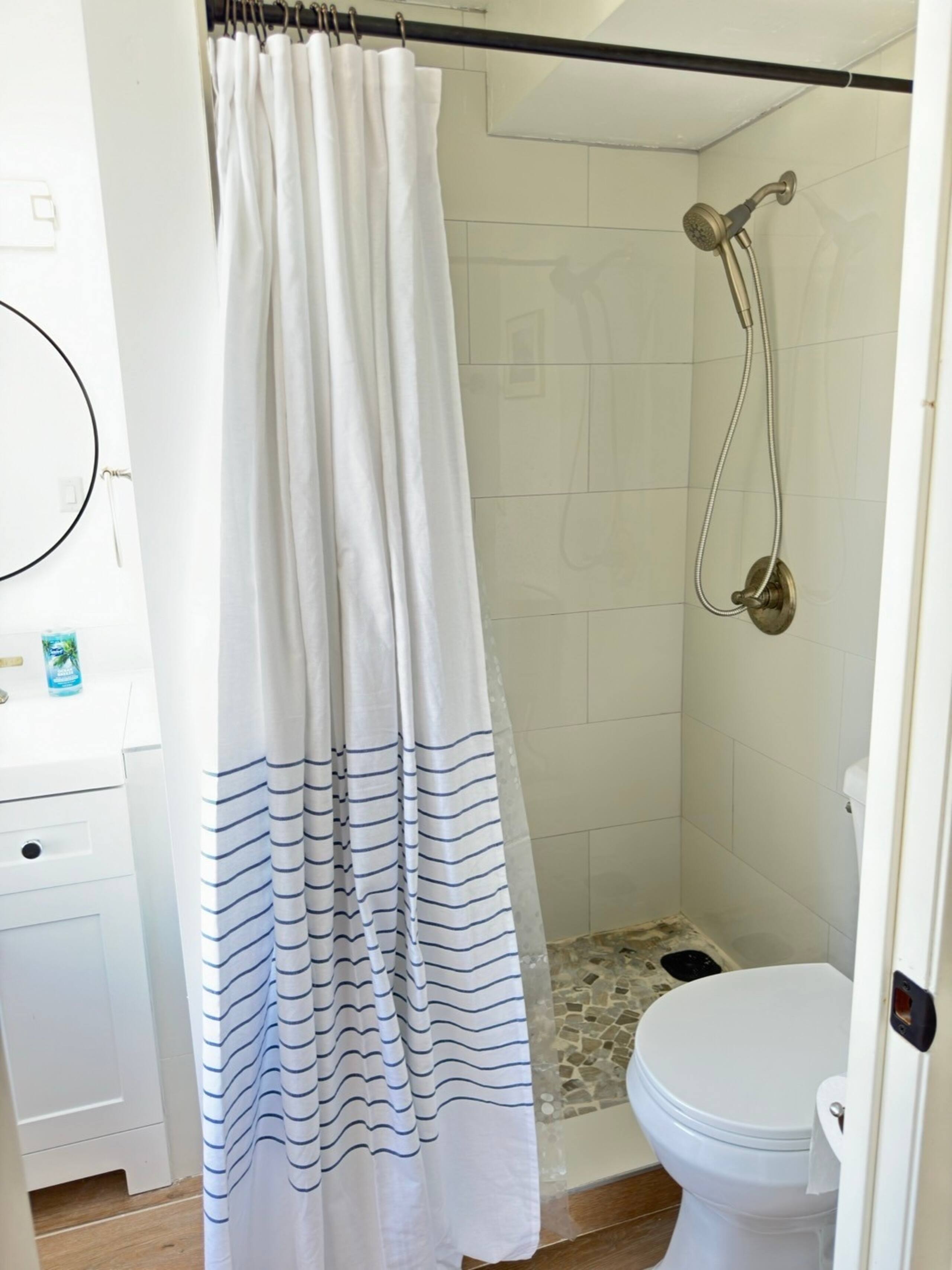 Condo in Honolulu · ★4.63 · Studio · 1 bed · 1 private bath - Image 16