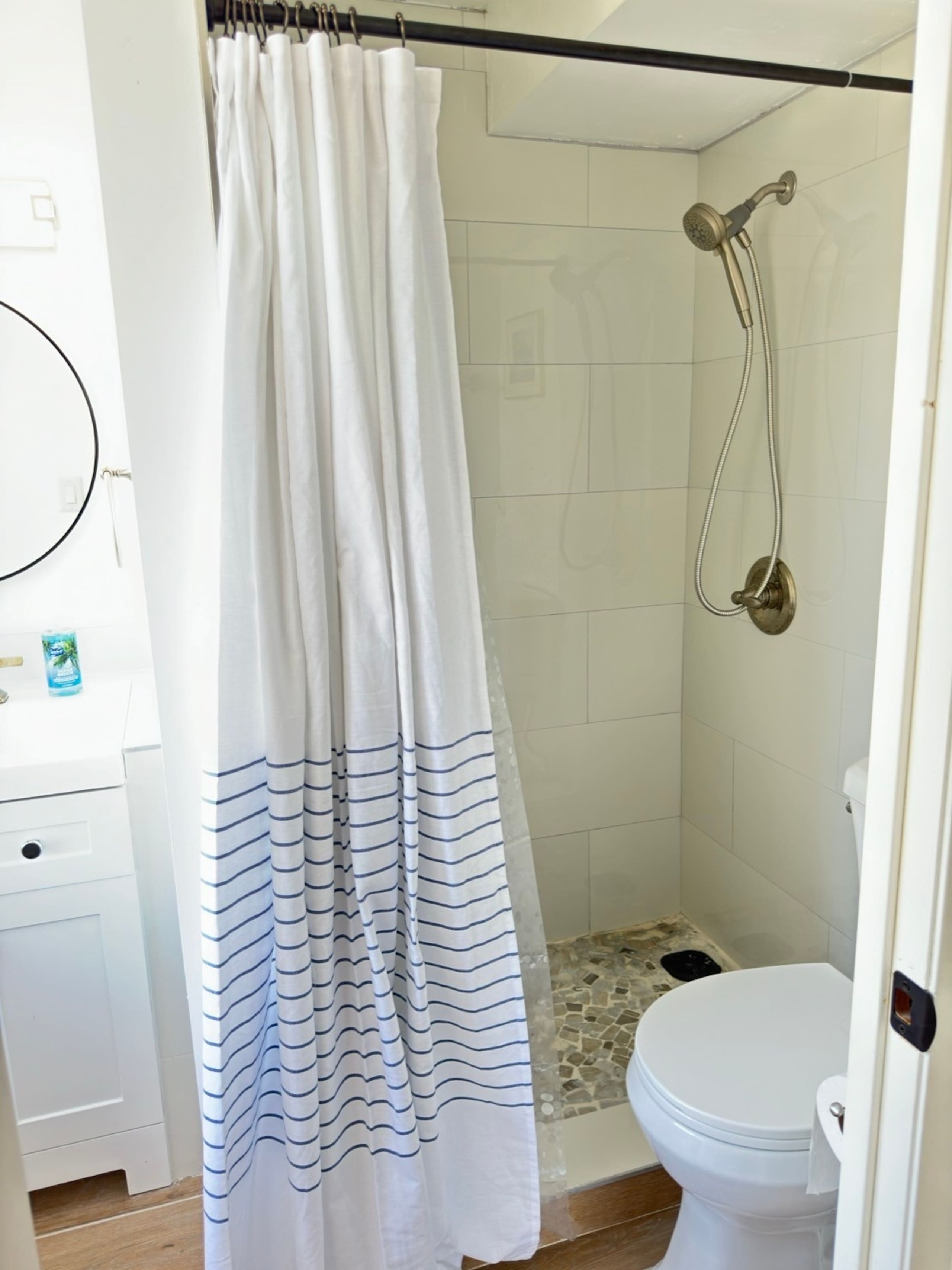 Condo in Honolulu · ★4.89 · Studio · 1 bed · 1 private bath - Image 16