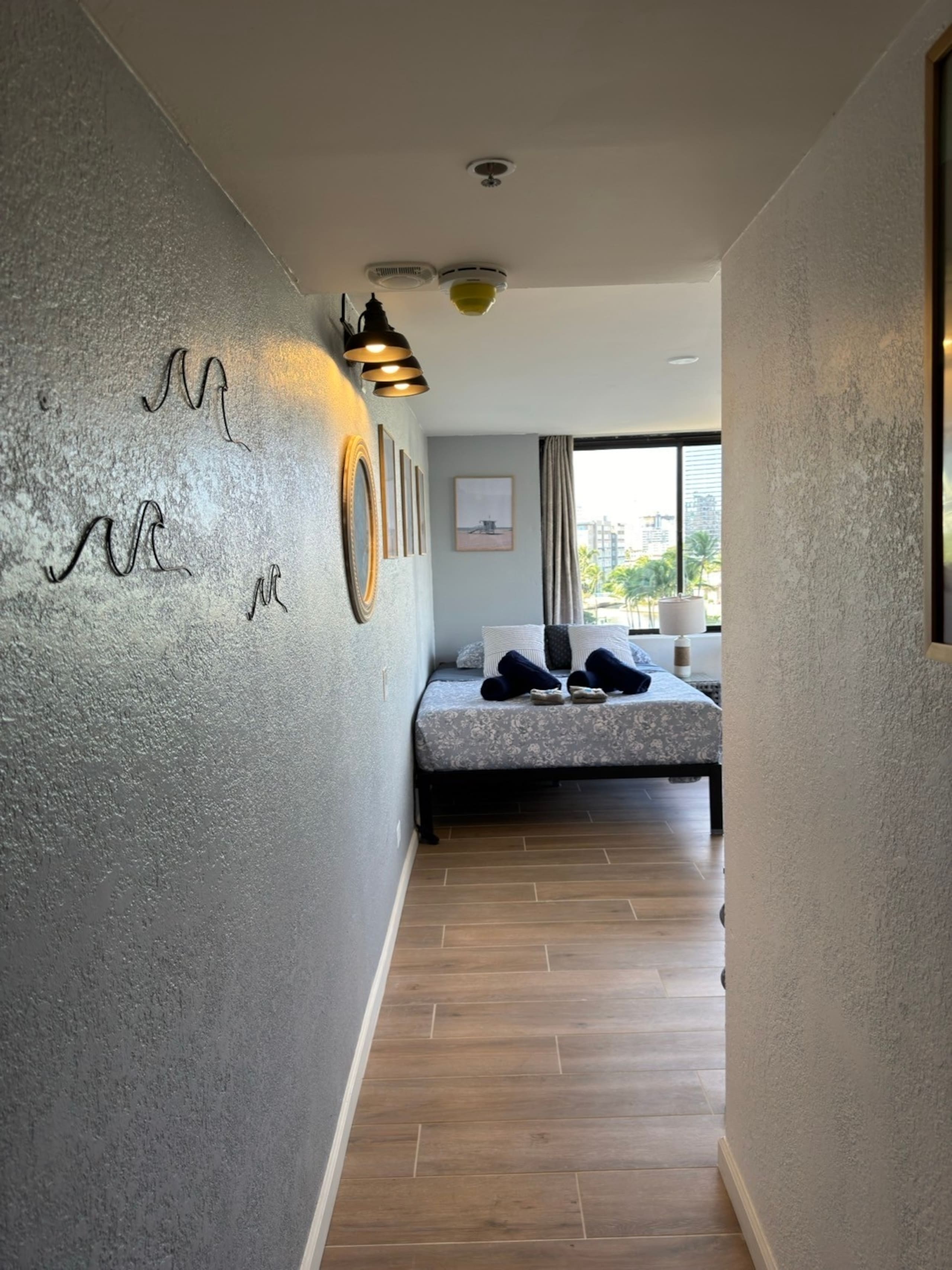 Condo in Honolulu · ★4.89 · Studio · 1 bed · 1 private bath - Image 34