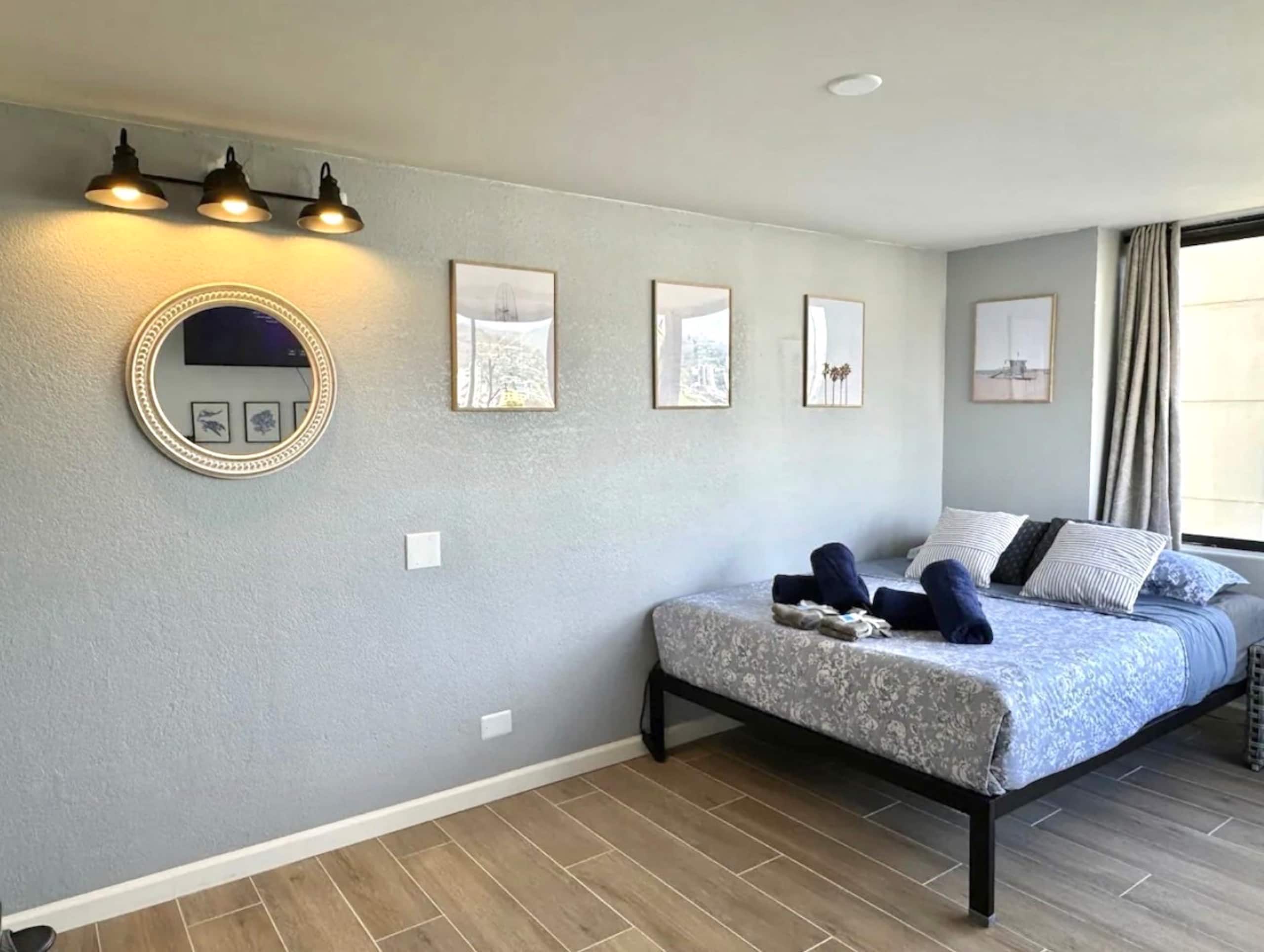 Condo in Honolulu · ★4.89 · Studio · 1 bed · 1 private bath - Image 25