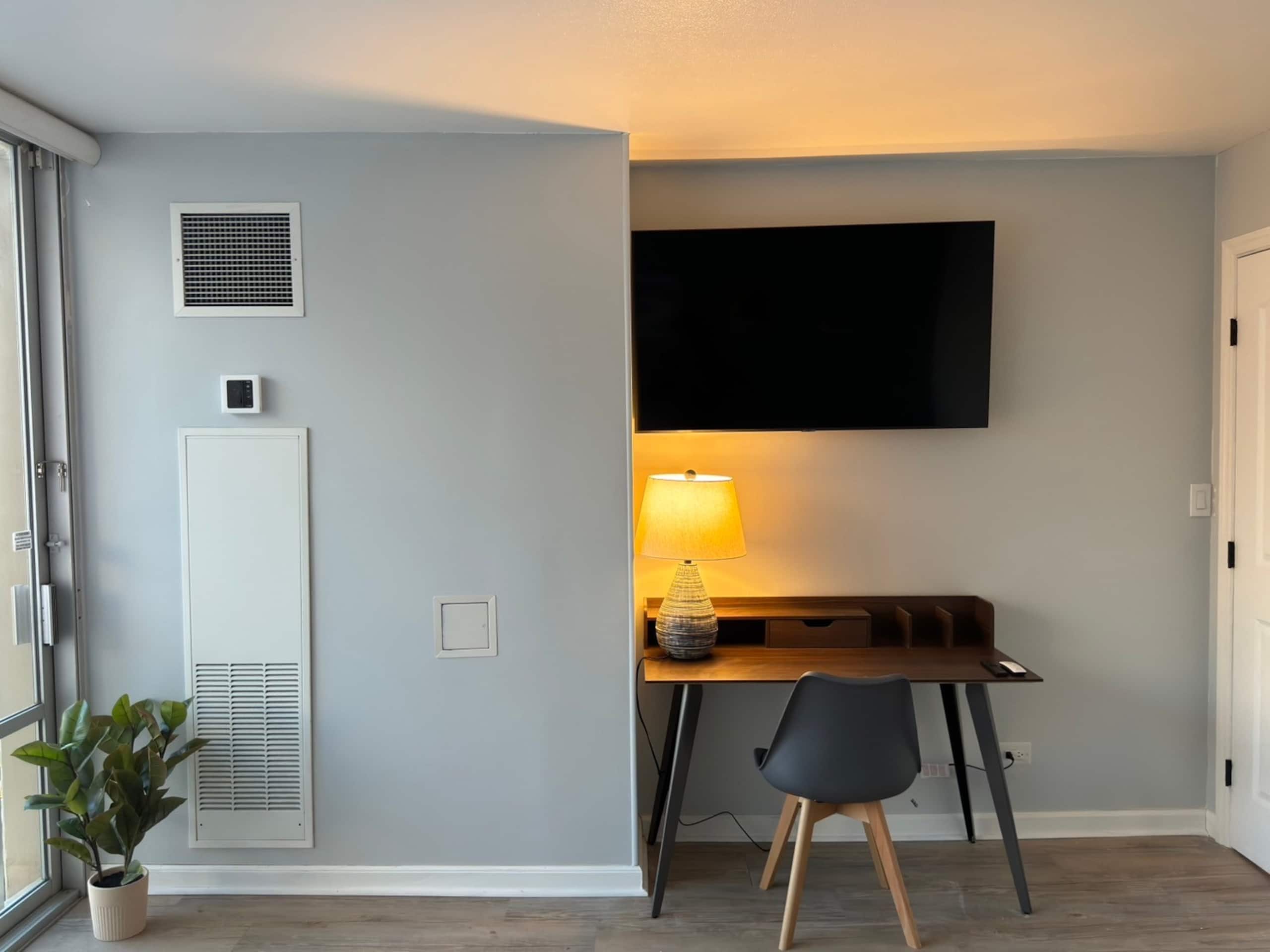 Condo in Honolulu · ★4.75 · 1 bedroom · 4 beds · 1 private bath - Image 5
