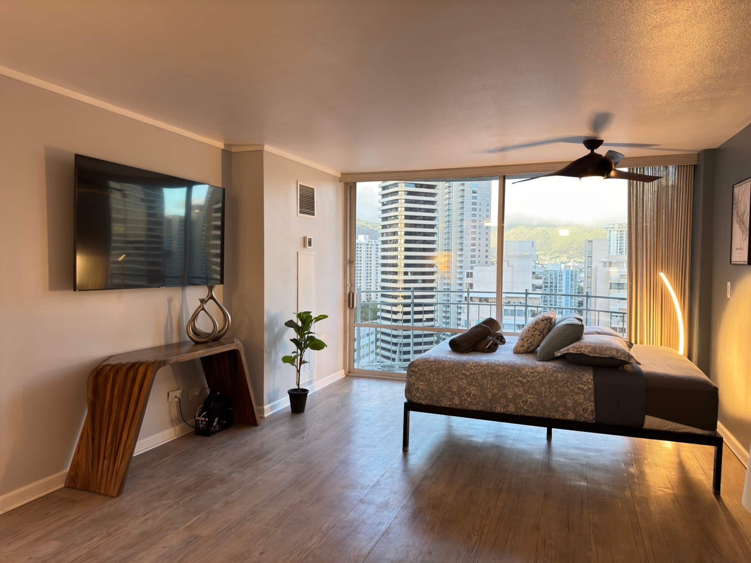 Condo in Honolulu · ★4.75 · 1 bedroom · 4 beds · 1 private bath - Image 4