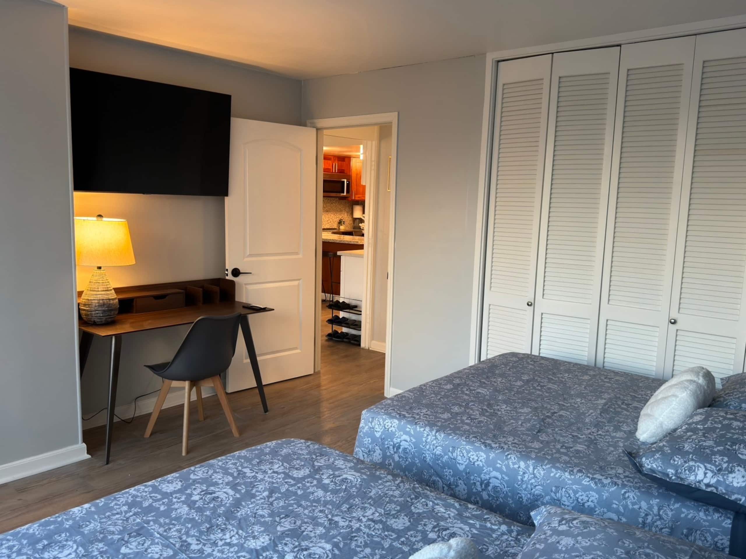 Condo in Honolulu · ★4.75 · 1 bedroom · 4 beds · 1 private bath - Image 15