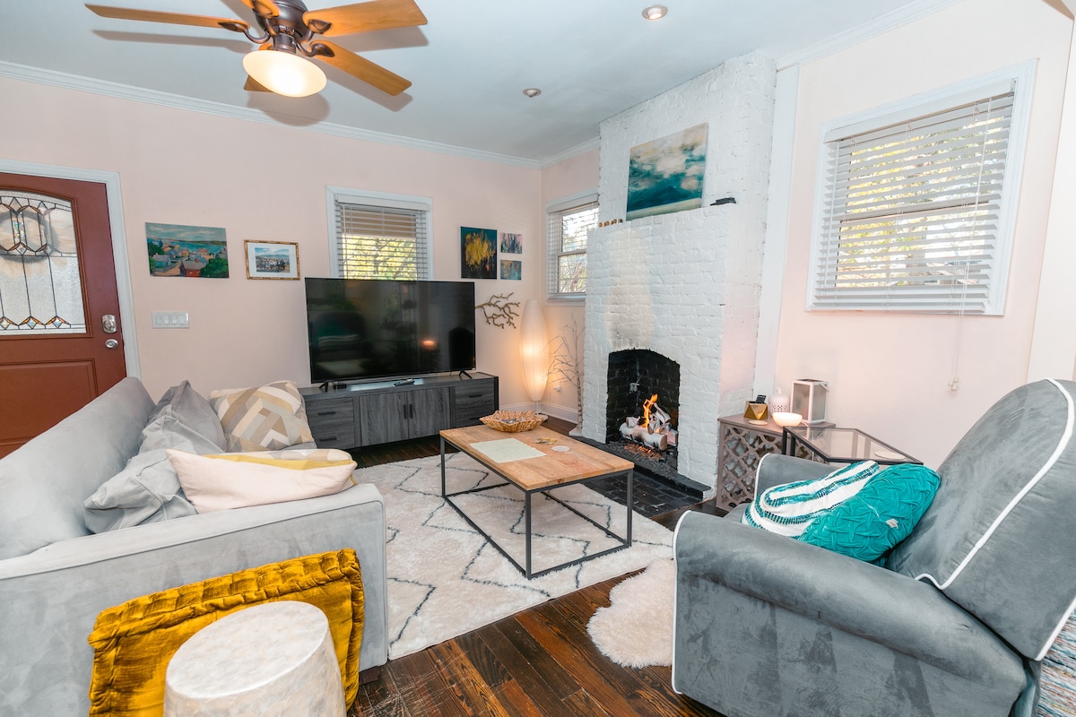 Top performing Airbnb: 5-Stars. 4 min from train to Mercedes Benz Stadium in Kirkwood