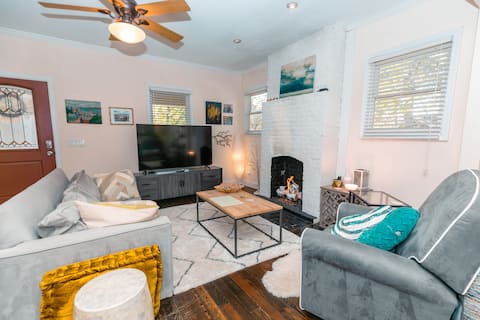 Top performing Airbnb: 5-Stars. 4 min from train to Mercedes Benz Stadium in Kirkwood