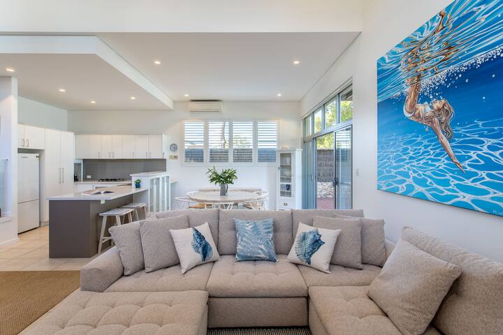 Bay Watch I Private Properties gallery image 4