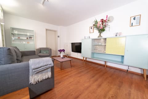 Top performing Airbnb: The Suites | Alsterlake Family Apartment in Rotherbaum