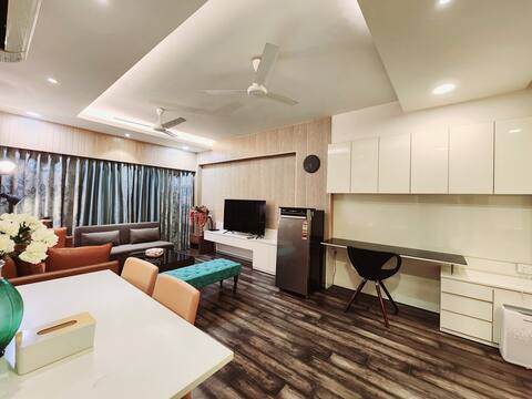 Plush 2BHK South Delhi, G.K 1