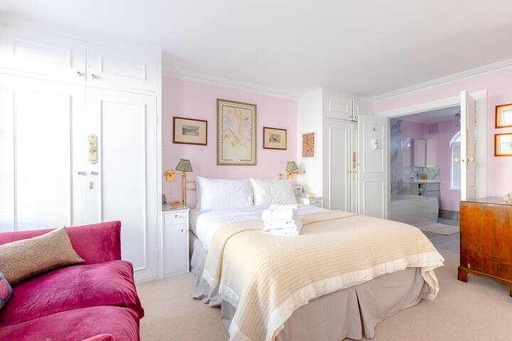 Rest Like A Royal | 4 Bed | Near Buckingham Palace gallery image 3