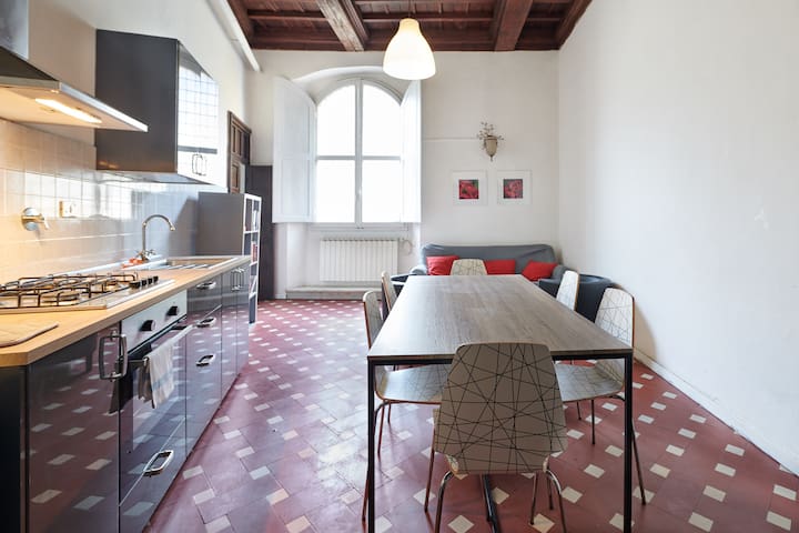 Huge and Cosy 2BR Apartment