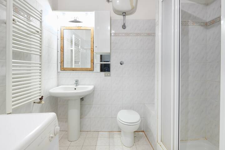 Huge and Cosy 2BR Apartment gallery image 5