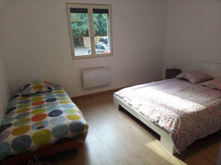 camera 2, letto 140x200 + letto 1 persona