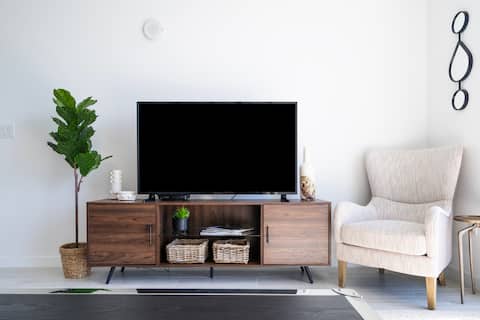 Popular Airbnb listing: Experience Design District, Pool, Gym and Parking in Baypoint