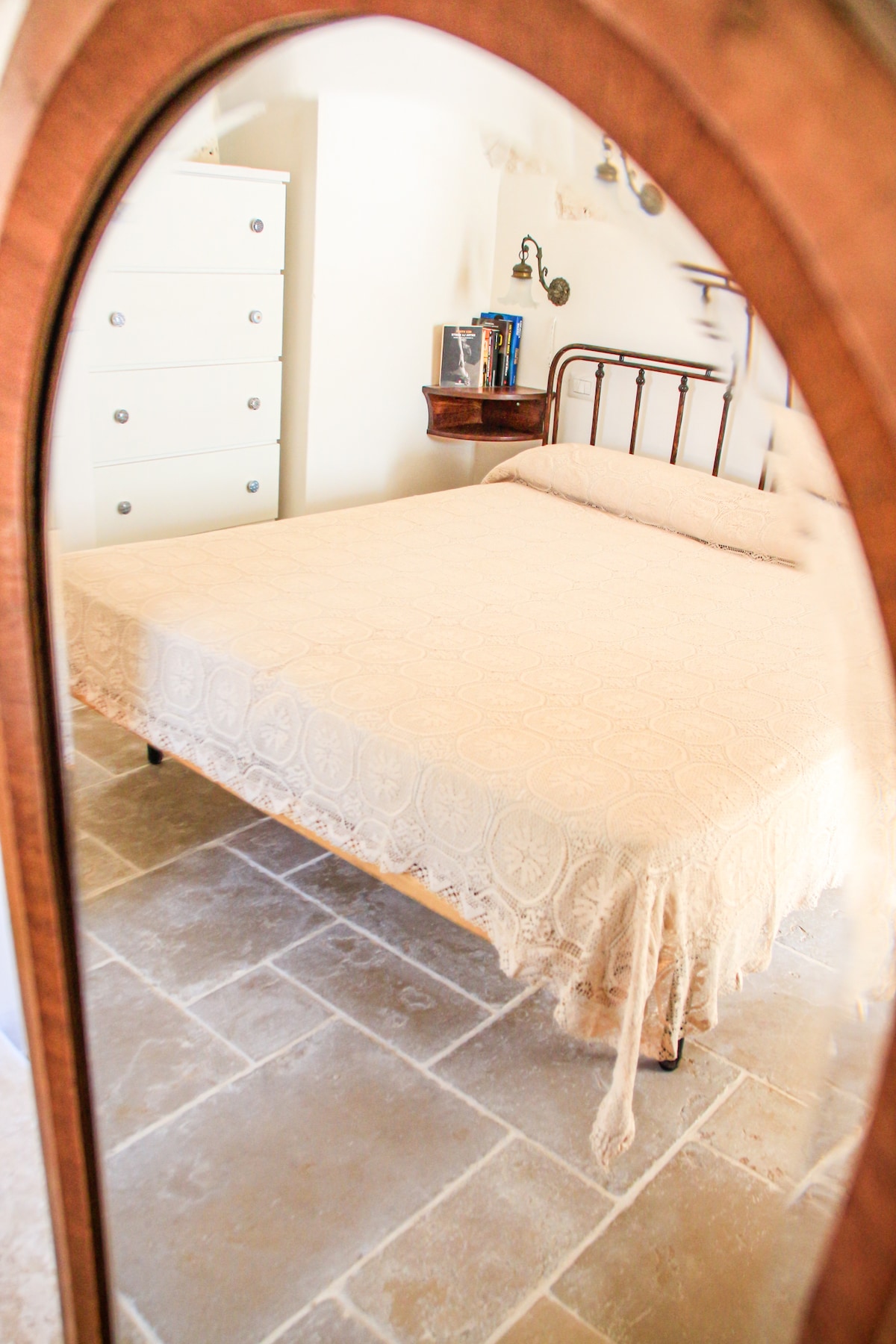 Détails de trullo Dany, chambre, situé à locorotondo dans les Pouilles.