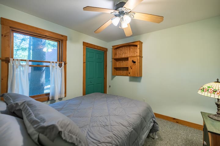 საძინებელი 1