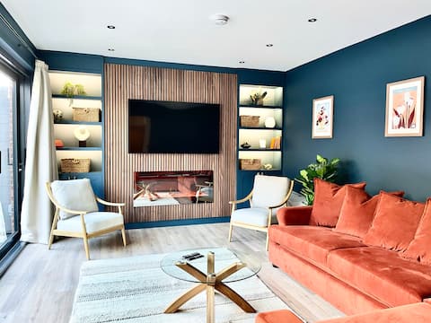 Barton Suites- Luxury Home 2 of 2. Sleeps 6