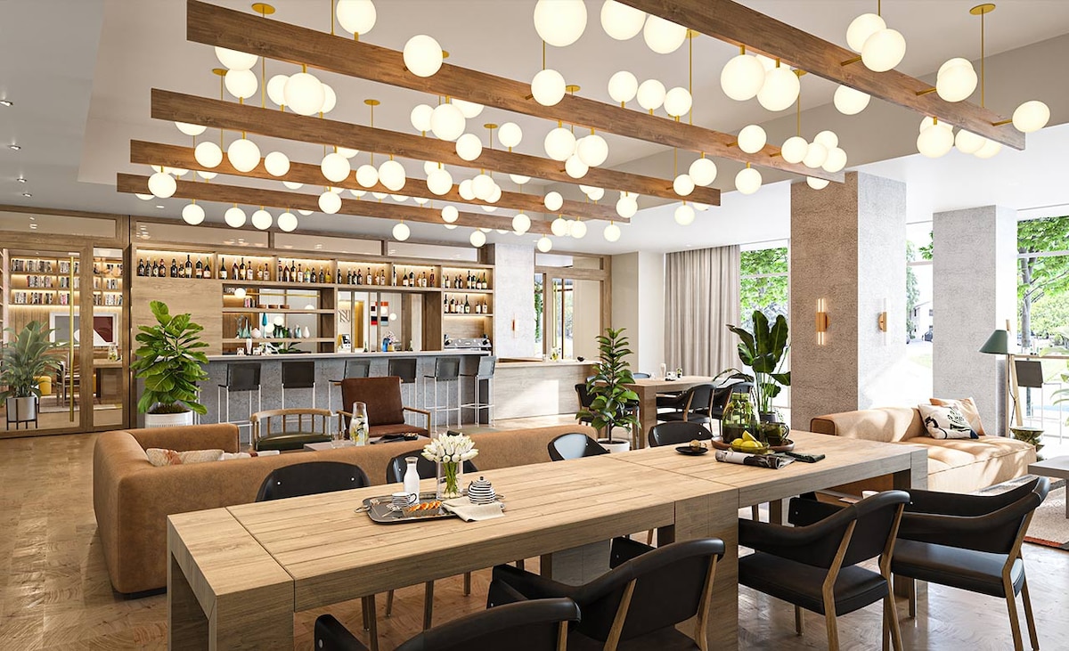 Studio + Views +Rooftop pool |Rainey St