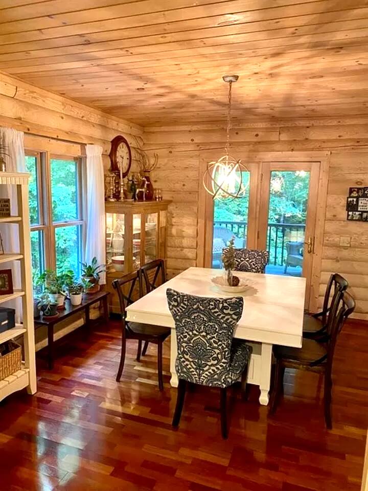 ¡Cabina elegante de 2000 pies cuadrados, sin tarifas! Cabañas en