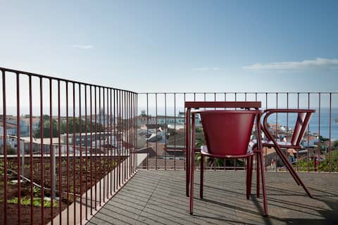 AngrA+ | One bedroom apartment with sea/city view