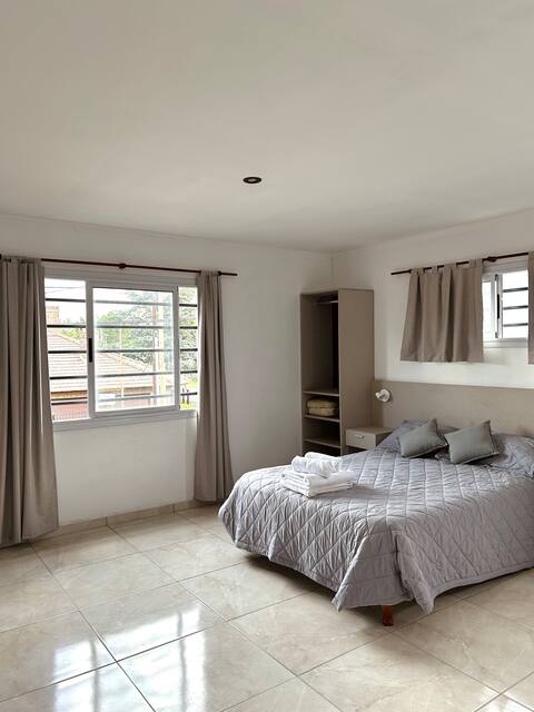 Bright loft 5 min from downtown