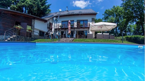 Villa 3 trees with pool, wellness and cable car