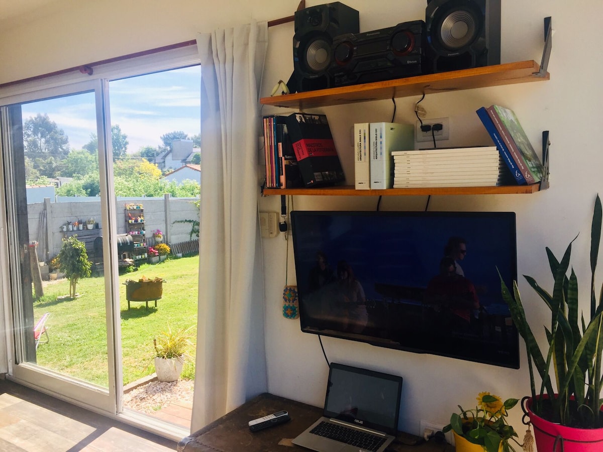 Anuncio de Airbnb popular: Casitas Altamar - in the south of MdP - Cliffs en Mar Del Plata