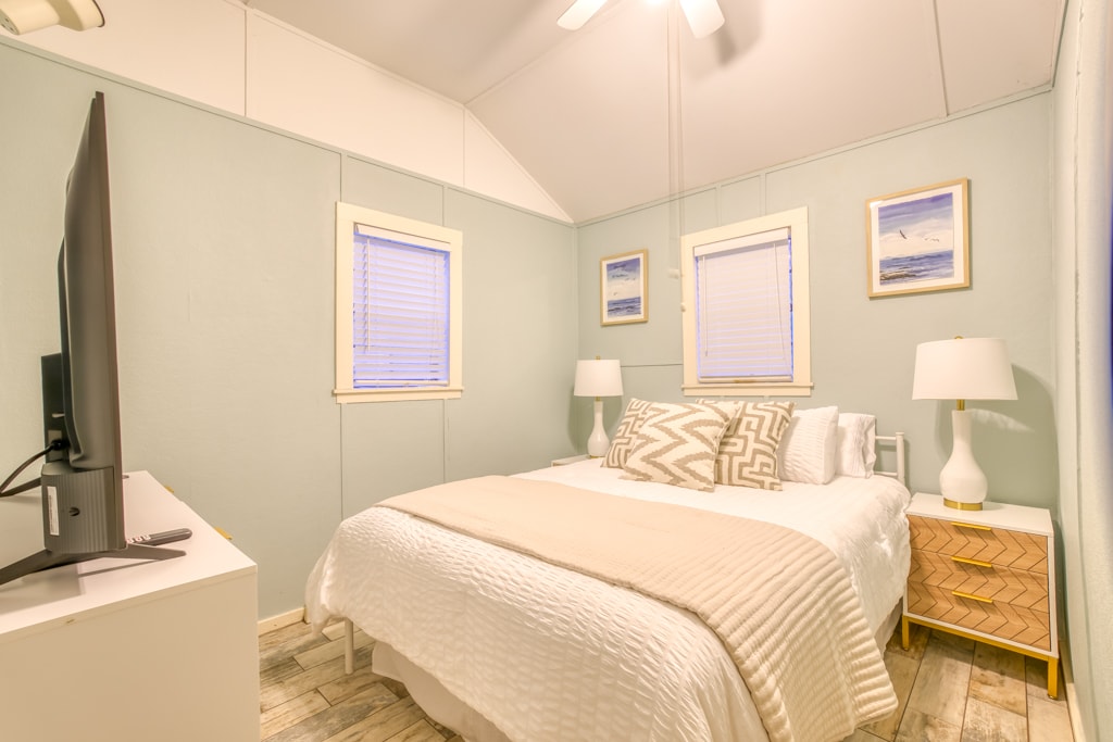 Dormitorio queen justo al lado de la cocina
