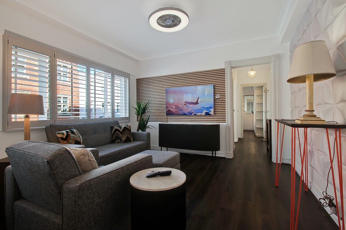 Top Airbnb: Luxury & Stylish Marylebone Crawford Street Apt in City Of Westminster